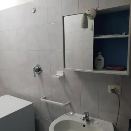 Velma Guest House *